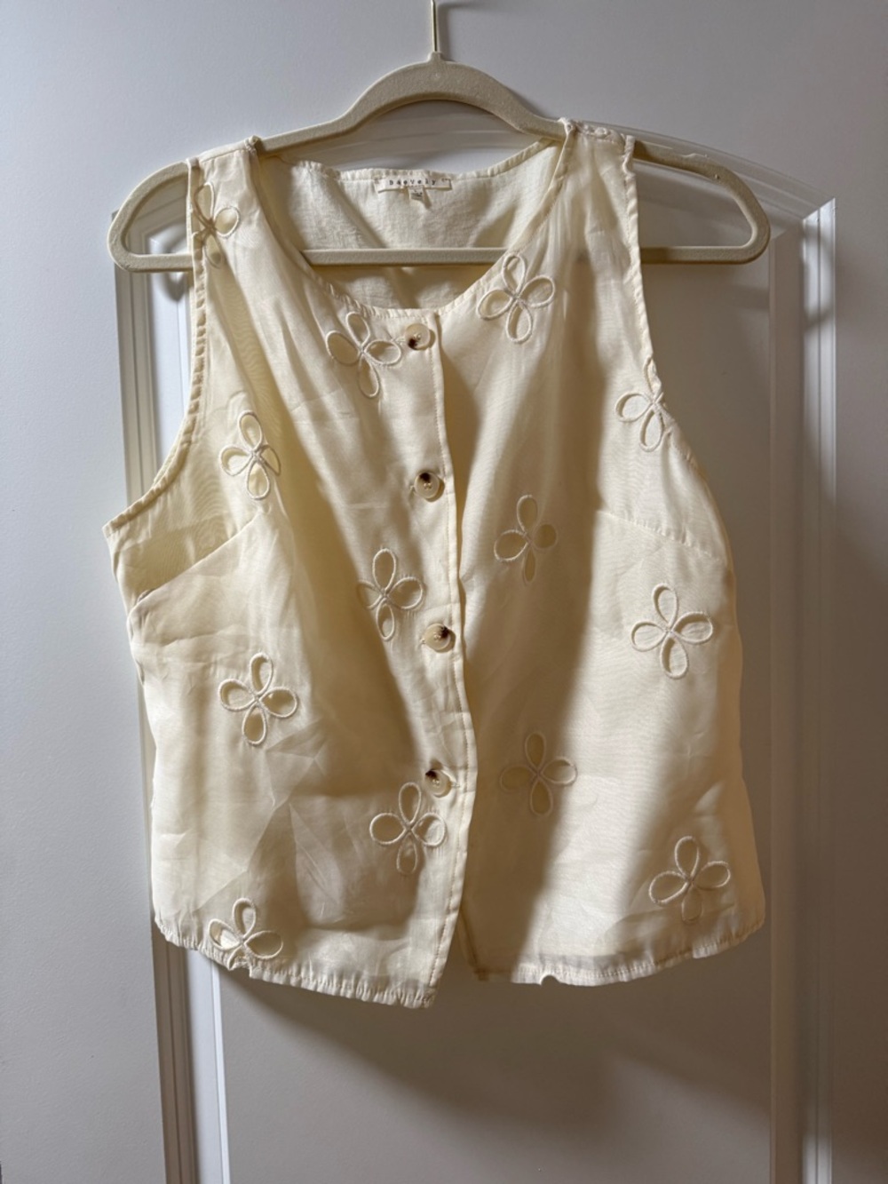Sleeveless Button-Front Eyelet Tank Top in Light Cream